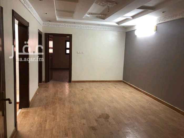 1345961 الشقه تتكون من مجلس مستقل للرجال مع دوره مياه
ومقلط
ومطبخ
وصاله
وغرفتين نوم كل غرفه بدوره مياه خاصه