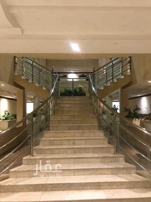 1761323 يوجد لدينا شقة فاخرة وراقية جداا بها ديكورات جبسيات وقريبة جداا من الحديقة ومقابل المسجد سكان العمارة راقين ومدخل فخم ويوجد حارس في العمارة متواصل الشقة مكونه من ٤غرف منهم غرفة ماستر عدد ٣حمام مطبخ صاله
السعر ٣٣الف ع دفعتين
للتواصل /٠٥٠٠٦٦١٨٤٩