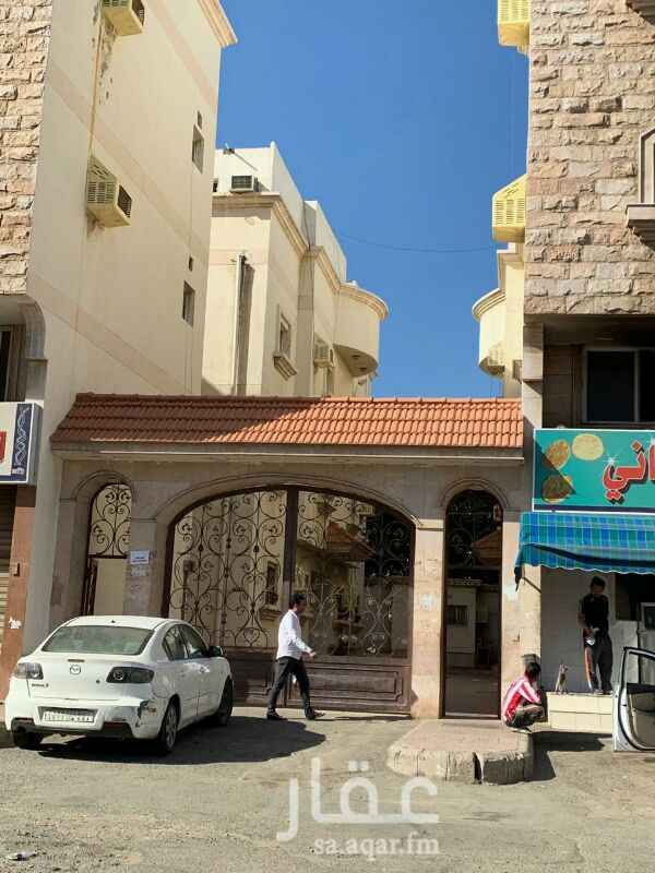 1410151 4 عمائر في بني مالك شارع تجاري شرق مساحه 2000م عدد 40شقه من غرفتين وثلاثه غرف و8 محلات الدخل 716000 مطلوب فيها 7 مليون ريال قابله للتفاوض