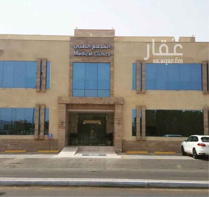 1700739 *للإيجار مركز اداري - مركز عيادات سابقاً*
*الموقع*: مجرى السيل ( الممشى ) خلف شارع التحلية
*المساحة*: 860 م
*المباني*: 1510 م
مكونات :-
*مواقف* : 9 سيارات
*الدور الاول* : مساحة مفتوحة 515م + 4 دورات مياه + مصعد
*الدور الثاني* : مساحه مفتوحة 540 م + 4 دورات مياه
*الدور الثالث* : 4 غرف 455م + 2 دورات مياه
**المطلوب** : إيجار سنوي مليون و مائة الف ريال على دفعتين