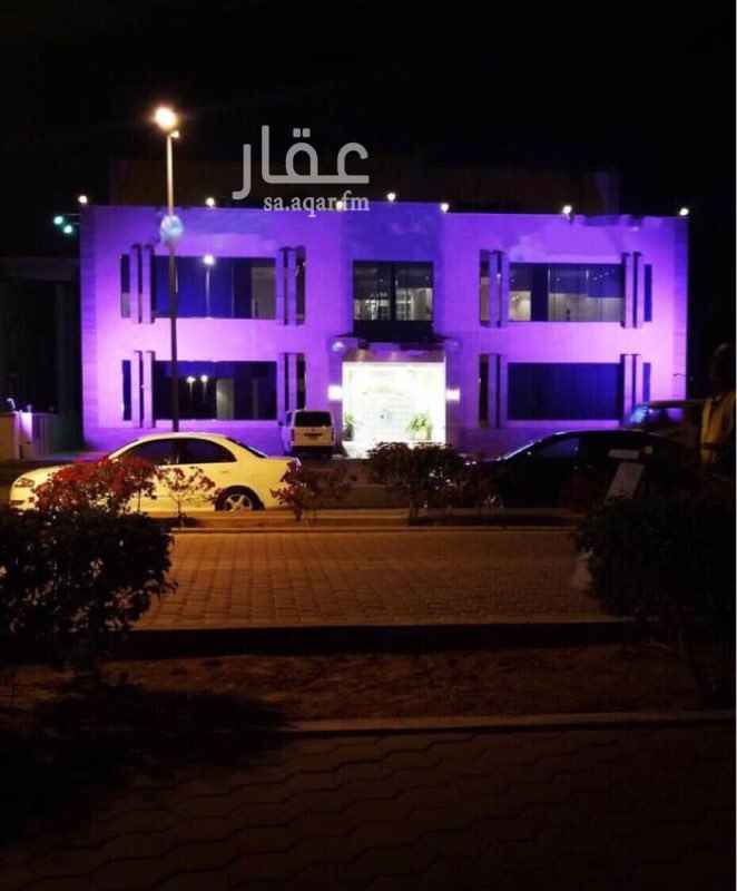 1716497 *للإيجار مركز اداري - مركز عيادات سابقاً*
*الموقع*: مجرى السيل ( الممشى ) خلف شارع التحلية
*المساحة*: 860 م
*المباني*: 1510 م
مكونات :-
*مواقف* : 9 سيارات
*الدور الاول* : مساحة مفتوحة 515م + 4 دورات مياه + مصعد
*الدور الثاني* : مساحه مفتوحة 540 م + 4 دورات مياه
*الدور الثالث* : 4 غرف 455م + 2 دورات مياه
**المطلوب** : إيجار سنوي مليون و مائة الف ريال على دفعتين
للاتصال و الاستفسار نرجو ان تكون بالاوقات الرسمية
