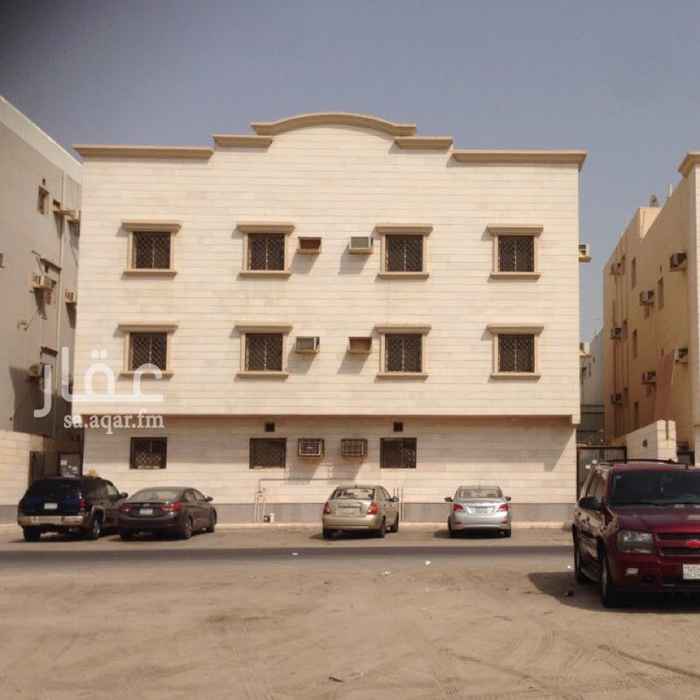 1703654 يوجد شقتين كلها ارضية ، وحدة بمدخل واحد ووحدة بمدخلين
