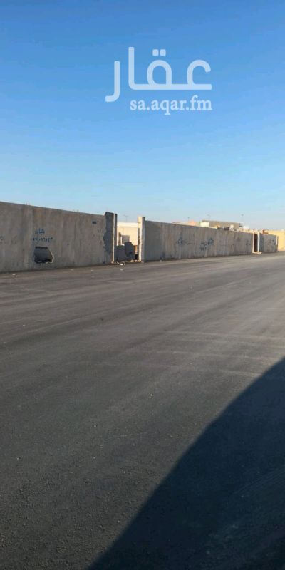 1276927 للبيع اوللايجار حوش على 4 شوارع تجاري مناسب يقام عليه شاليهات أو مستودع مناسب للشركات موقع ممتاز حي القادسية
لمعاينه العقار الاتصال او واتس اب
مكتب المسند للعقارات
0500832830