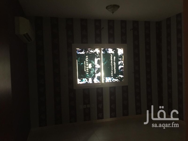 1408176 فيلا درج صاله
مكونة من الدور الارضي
مجلس رجال مقلط مجلس نساء
الدور الثاني
٤غرف نوم ٢منهم غرفه ماستر
الدور الثالث
غرفه شغاله مع دورة مياه مع السطح
بدون مشب
حوش كبير
السعر قابل للتفاوض