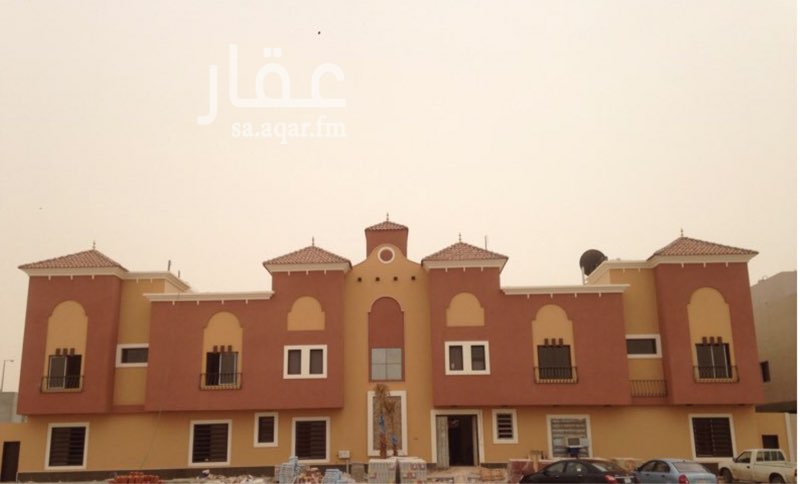 1681411 للبيع عماره يتكون من مجمع 11 دبلكيس ومبنى الإدراة والنادي ولاستقبال ويطلع المجمع كامل على الحديقه الداخليه وكل دبلكس مكون 3 ادوار مكون من 3غرف صاله مجلس 6دورات مياه ومطبخ ادوار 3 غرفه خادمه الدور 3. مؤجر العماراه كامله بعقد واحد مده 10سنوات بمبلغ=1,100,000 لتواصل عبر الجوال او الواتس اب 0500948945