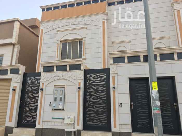 1515820 للبيع دور علوي ونصف
مجلس وصاله ومطبخ
الدور الثاني
3 غرف نوم
غرفة خادمة وغسيل
