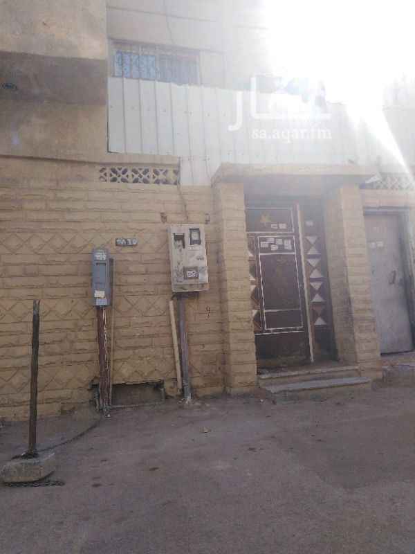 1352827 مفصول كل باب لحالة يعتبر منزلين بس صك واحد في مستجرين عوايل دخل العقار السنوي 21000