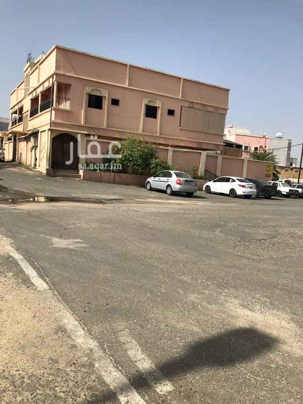 1702312 بيت دورين مساحة ٥٠٦ م مع ارض مساحة ٩٥٩ م الموقع على اربع شوارع المساحة الاجمالية ١٤٦٥ م امام مدرسة بنين