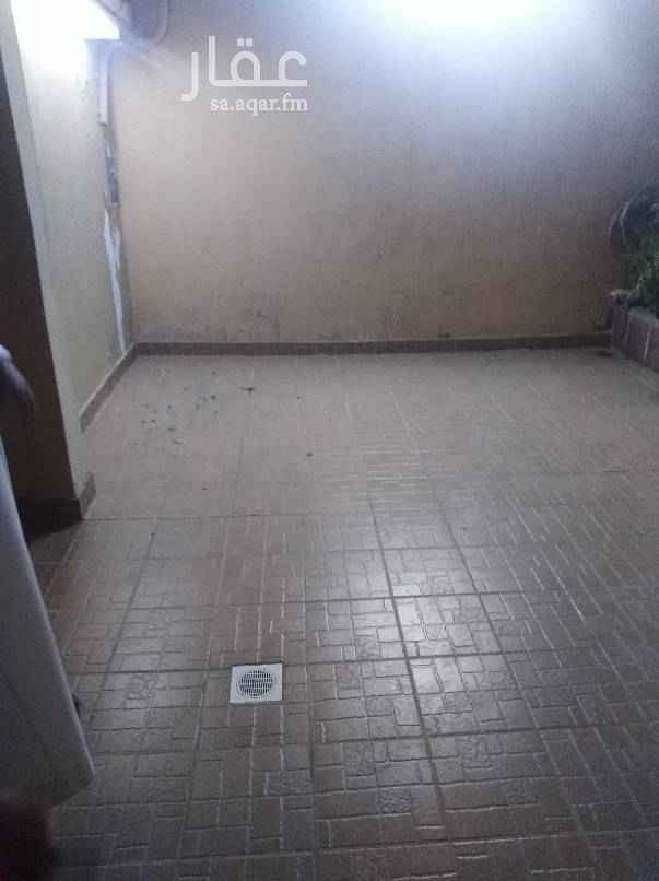 1510871 دوبلكس نظيف مكون من طابقين تحت مجلس ومقلط وغرفة نساء وحمامين ومطبخ والدور العلوي اربع غرف نوم وحمام ومخزن وغرفة غسيل توجد مواقف خارجيه مريحه جدا