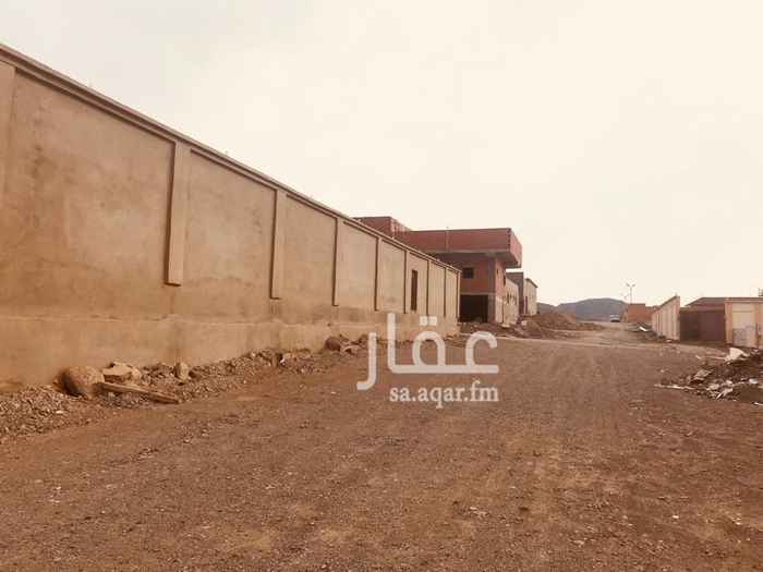 1437168 حوش مسلح لايجار يوجد عدادين كهرباء وخزان ماء وبياره ،بدون صك ،بدون مباني ،ينفع لتخزين أو استراحه مناسبات ،أو مصنع بلوك
