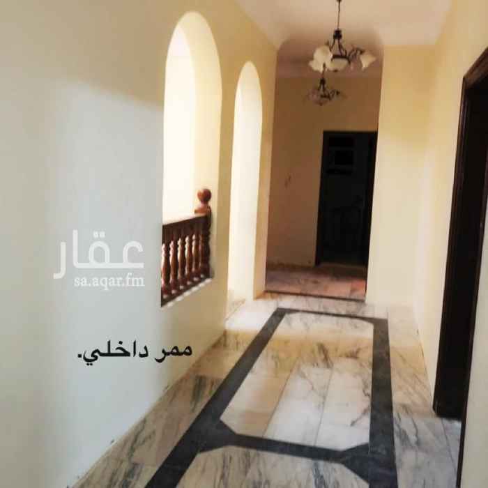 1670413 للايجار في أبها ( دور مع حوش )
6 غرف وسيعه + 3 حمامات + صالة كبيرة + مطبخ (راكب) + حوش .+ مظلة للسيارة قريبه جدا من سد ابها