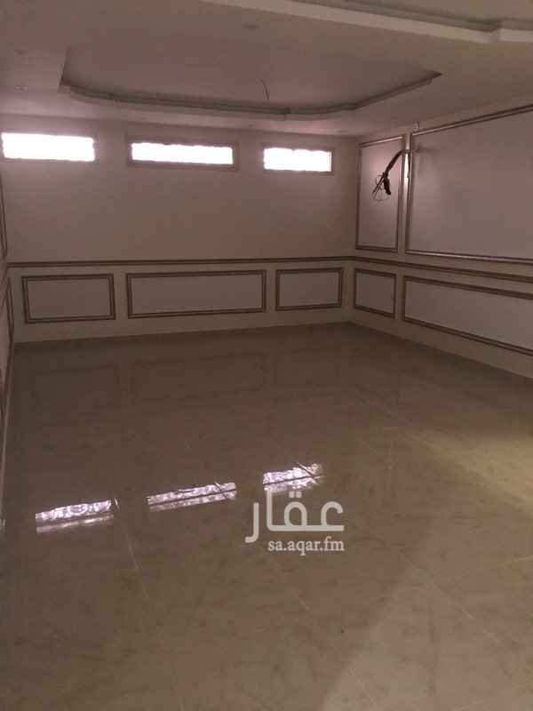 1583558 فله روف مساحة الفلا كامله 400 مكونه من 9 غرف وصالتين وبوفيه و5 دورات مياه فاخره جداً مطلوب مليون و250 الف