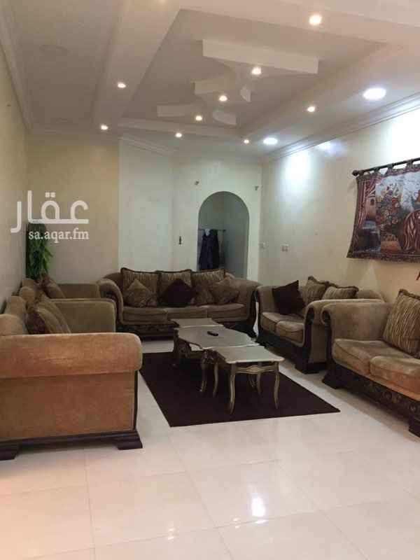 1530281 شقة دور ارضي مكونه من 5 غرف و أحد الغرف ماستر و مجلس 5في8 و صاله 4في7 و مطبخ و مستودع و مدخل سيارة و البيت ب 800،000 و عليها البنك ب 500،000 متأخر ب 40،000.