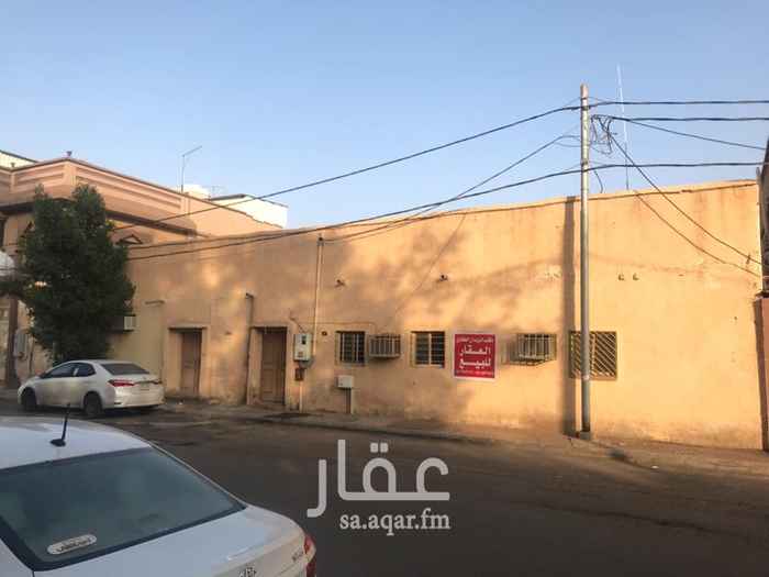 1222212 ****
بيت شعبي حائل
حي الزبارة قريب لمسجد الداحس
مواصفات البيت :
المساحة / ٤٠٠
الواجهه / غربيه
الشارع / ٢٠
***************
البيت ( مرمم بالكامل سباكه - كهرب - بويات - الارضيات سرميك ما عدا الغرف والمجالس )
السقف خشب ( فيه عزل بالسطح ضمان )
السقف داخل البيت ديكور ومعزول الخشب وغير واضح ،
البيت مكون من ( مجلس نساء - مع مقلط
مجلس رجال مع مقلط )
مطبخ وحمامين ،
قسم الرجال معزول تماماً عن قسم النساء ،
٨ غرف تفتح