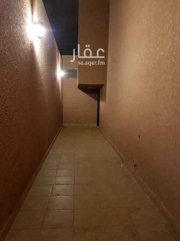 1505081 شقه داخل فيلا ، حي الوادي ، موقع مميز ، نافذ على طريق ابوبكر الصديق ، سيتم تركيب مكيفات سبليت قريبا ، مدخل خاص بالشقه من الخارج .يوجد سطح .
السعر يشمل الماء والكهرباء .