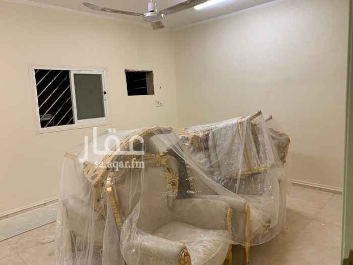 1635401 شقه للايجار ارضي كهرباء مستقل
3 غرف صاله مطبخ 2 حمام