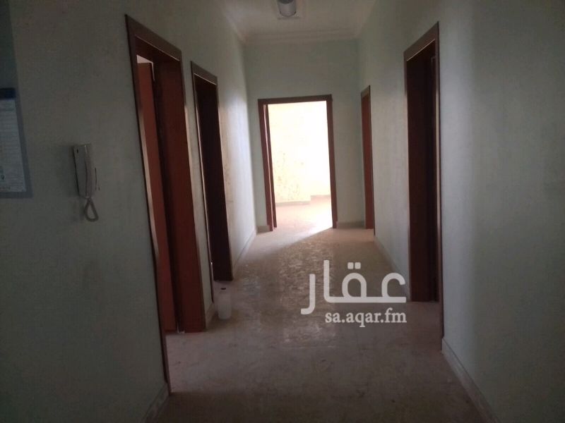 1340649 شقه فاخره في حي الغروب تتكون من خمس غرف وسيعه