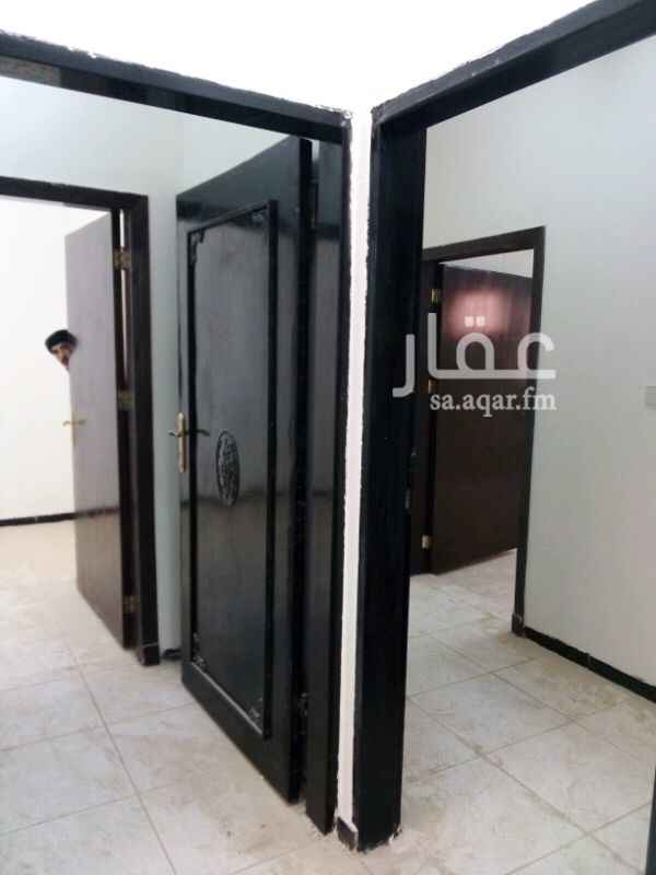1341267 شقق فاخره في حي الغروب تتكون من ثلاث غرف وحمامين وصاله ومطبخ
جديده
للتواصل 0501808542 ابو حزام
