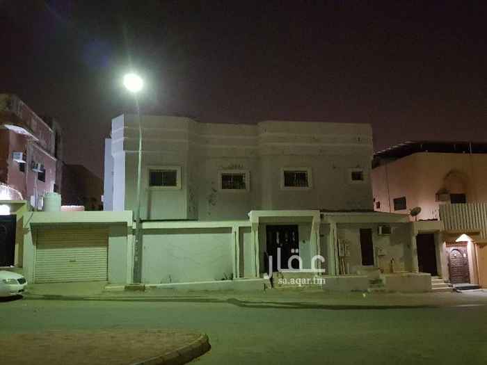 1493539 التواصل فقط عن طريق الاتصال
الاحساء الهفوف حي البندريه الف
يتكون البيت من دور ونصف
الدور الارضي
حوش وكراج سيارة وغرفتين نوم وصاله واسعه ومجلس ومقلط ومطبخ وثلاث حمامات
ويوجد غرفتين علويات وحمام ومستودع
