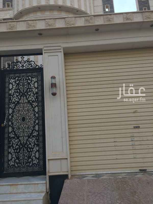 1699566 دور درج صاله فيه 8مكيفات به مطبخ جديد