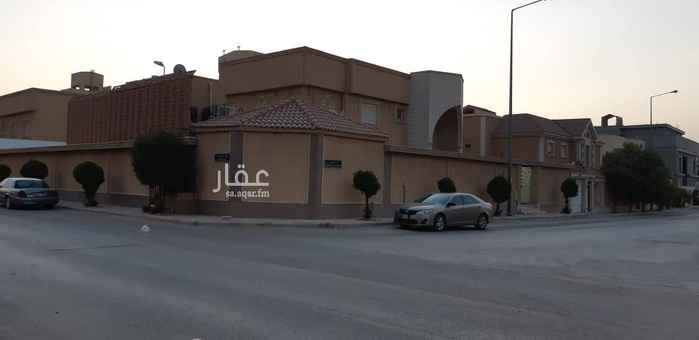 1690603 فيلا للايجار
بحي المغرزات - شارع نافذ على عثمان
زاوية شارع عرض 30م وشارع عرض 20 م
الدور الارضي : _
حوش كبير مع مدخل سيارة مع مدخليين للفيلا
مجلس رجال مع مقلط ومجلس حريم مع مقلط وصالة عائلية
مطبخ راكب
الدور الاول :
٤ غرف نوم - ( غرفتين ماستر وغرفتين بدورة مياه )+ صالة عائلية
السطح :-
غرفة للخادمة بدورة مياه - فناء علوي
غرفه للسائق بدورة مياه
جراج للسيارات
مكيفات ومطبخ راكبة
موقع حيوي واستراتيجي
قريب من جميع الخدمات و الطرق الرئيسية
سعر الايجار/ 85 ألف ريال