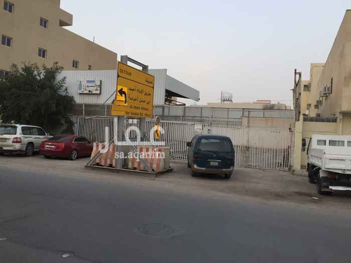 1335130 حوش تجارى للايجار
بحى النسيم الغربى شار عبد الله بن مسعود قريب من طريق خريص كانت ماجره محل غاز