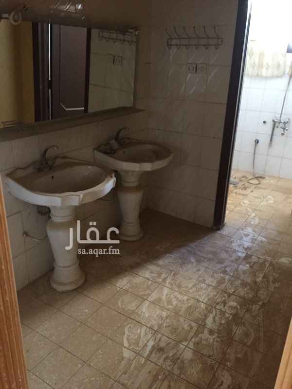 1410520 فله للإيجار بل الكامل عوائل ....موظفات اجانب
او استثمار ..
الفله عباره عن : دور ارضي مقسم إلى ١٦ غرفه
وكل غرفة ماستر بدورة مياه ومطبخ ومدخل خاص ..
كان فيها موظفات مستشفى تحت فقط ..
ومدخل الغرف بدور الارضي خاص ...
الدور الثاني : له مدخل خاص مع شقة صغيرة بسطح ..
والدور الثاني عباره عن مجلس ومقلط و٥ غرف كبار جدا
والشقة طبعاً هي جديدة بسطح صغيره
عباره عن غرفه وصاله ودورة مياه ومطبخ وشغل جدا راقي ...
الفله تحتاج بعض الاصلاحات .. اما الشقة فجديدة
للموسسات او الشركات او اللي بيستثمر