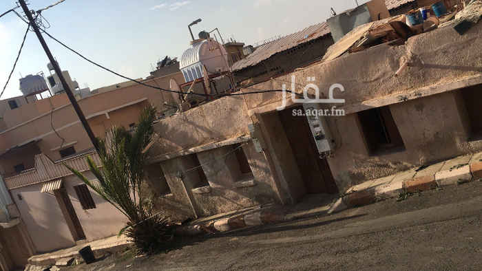 1509606 بيت شعبي في وسط مدينة أبها للبيع
مكون من شقتين
الشقه الأولى ٤ غرف وصاله ومطبخ وحمامين
الشقه الثانيه ٣ غرف وصاله ومطبخ وحمام
مؤجره الشقتين بإيجار شهري وقدره ١٨٠٠ للشقتين
الموقع حي النزهه بجوار جامع الراجحي قريب من جميع الخدمات
يرجى التواصل واتس اب فقط للجاد فقط