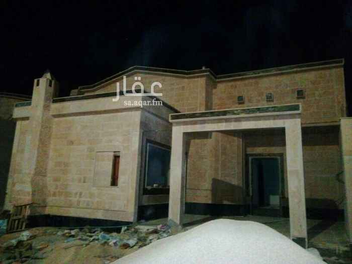 1469580 دور ارضي جاهز معا مجموعه أدوار ارضيه
يوجد مشب حوش مدخل سياره
موسسه على ثلاث شقق
جميعها ٤٥٠