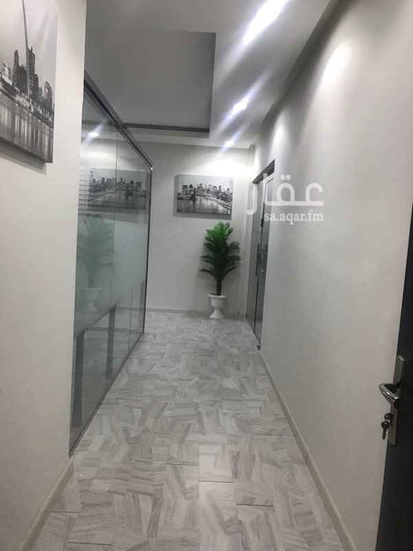 1669080 يوجد ثلاث مكاتب بمساحه ٧٥م
ومكتب مؤثث للتقبيل بمساحه ٩٥م
قابل للتفاوض