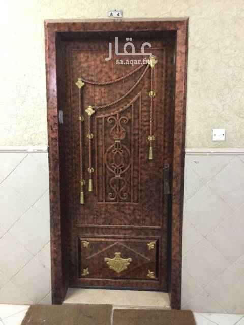1589463 شقع للبيع مساحه ١٢٨م ٣عرفه ومجلس ومطبخ دورتين ميا غرفه خادمه دور ارضي عليها ٣٥٠٠٠٠الف بيع