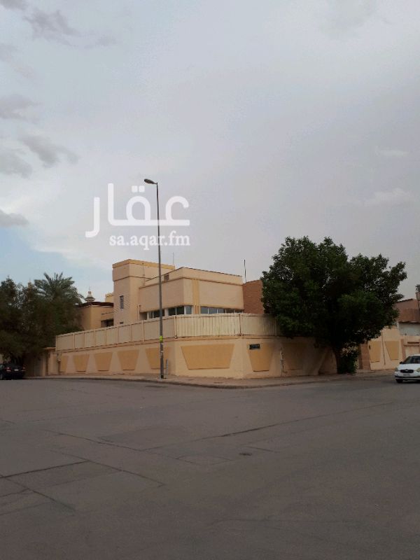 1297800 فله للايجار يتكون من دور ارضي دور اول ملحق مدخلين مدخل الفله
