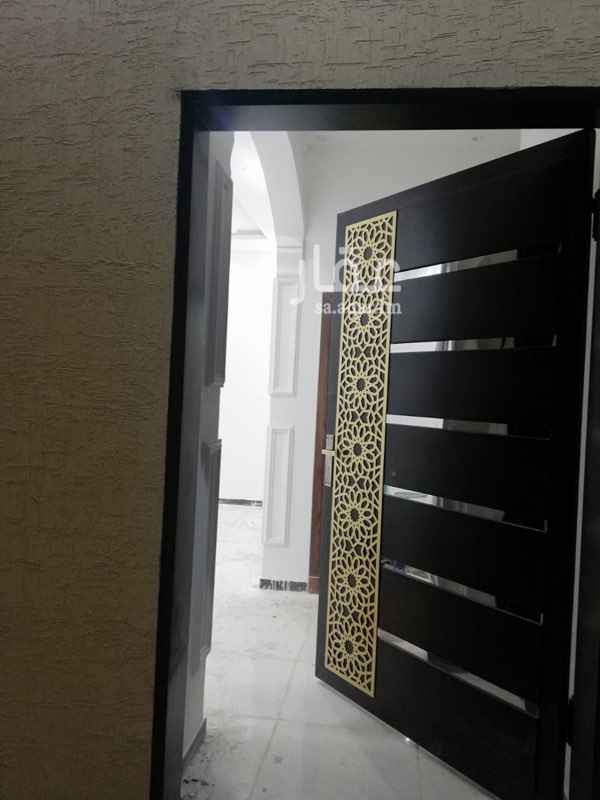 1693843 فلة دبلكس مساحة ٢٠٠ للايجار
الدور الارضي مجلس ومقلط وصالة كبيرة ومطبخ وحمامين
الدور الاول ٤ غرف نوم ( منها غرفتين ماستر )وصالة و٣ حمامات
الدور الثاني غرفة شغالة بحمامها وسطح
الموقع المهدية قبل التقاطع السادس
الفلة جديدة وتفصيلها ممتاز
الايجار ٣٣ الف قابل للتفاوض بحدود المعقول