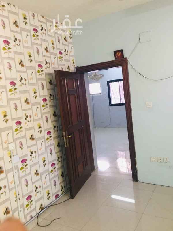 1653763 شقة عوايل ٣غرف وحمامين وصالة ومطبخ وحوش كبير للنواصل ٠٥٦٩٩٨٥٩٨٥