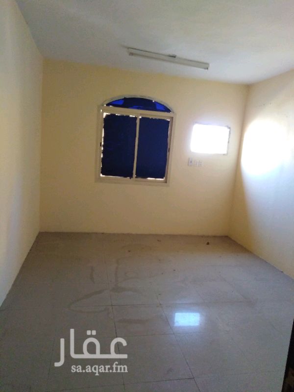1296785 للايجار شقق عوائل بالثقبة من غرفتين وصالة و2 حمام ومطبخ ومجلس مطلوب عليها ١٧ الف في السنة مكتب قصر العقارات شارع مكة تقاطع 25