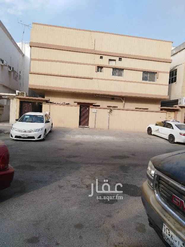 1650306 للبيع عمارة مكونة ٥ شقق بالثقبة شارع أبهاء تقاطع ٢٢ كل شقة مكونة من ٤ غرف و٢حمام ومطبخ البيت غير مؤجر فاضي مطلوب ٦٠٠ الف
