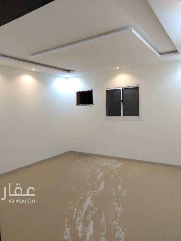 1411428 يوجد لدينا شقتين للايجار
ثلاث غرف نوم
صاله
مطبخ
٢دوره مياه
قريب من المسجد