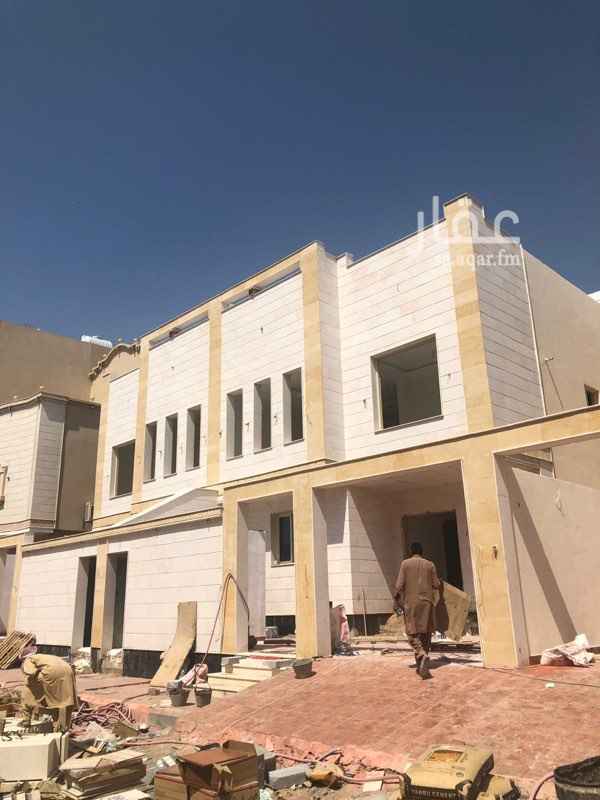 1635906 فيلا درج داخلي في الصالحية جميله جدا مساحة 315 تفتح ع حديقه ومسجد وخدمات شارع 20
تتكون الفيلا من الدور الارضي صوالين ومطبخ وحوش وغرفة حارس
والدور الاول 4غرف نوم وصاله وسيرفس
والملحق غرفة شغاله وغرفة غسيل وسطح كبير
المطلوب مليون وميتين اعتذر الموقع غير دقيق
للتواصل ام فيصل 0502558546