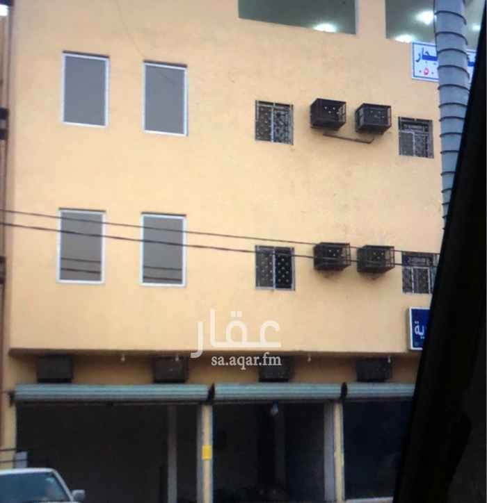 1682493 مكتب عقار او مؤسسة ...الخ للايجار
جاهز باب سحاب قزاز سكرت جميع اشتراطات البلدية
للتواصل 0502614111