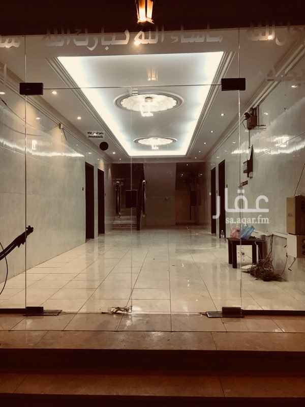 1349499 شقة فاخرة ثلاث غرف مكيفات اسبليت ومطبخ راكب وحمام للايجارالشهري ١٩٠٠ ريال شامل الكهرباء والماء والصرف ومصعد
حي السلامة شارع صارع بجوار مركز مرحبا
0502655010
