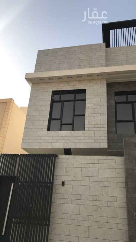 1515634 فيلا. راقيه جدا. نظيفه
من حيث البناء والتشطيب
مصعد ومكيف مركزي
0551776504📞