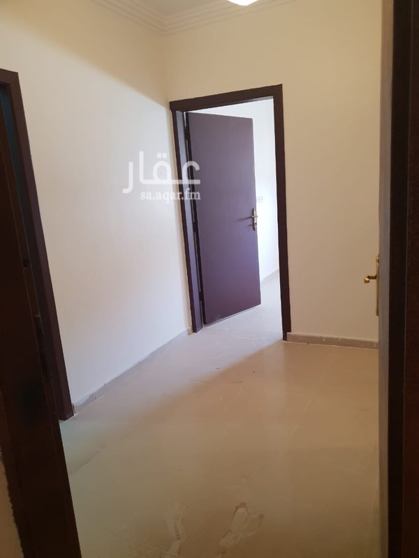 1649344 الشقه نظيفه ومجدده ببويات جديده والوان هادئه
يوجد مصعد
يوجد عامل نظافه
فاتورة الماء على المالك
يوجد شبكة صرف صحي
الحي كامل الخدمات قريب جداً للشارع بلال بن رباح والقريه الشعبيه
سكان العماره محترمين جداً