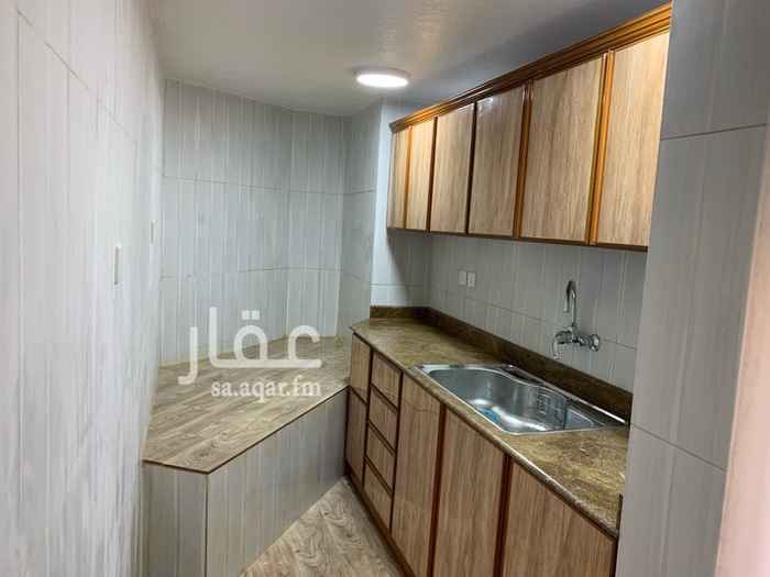 1509749 غرفه عزاب مع مطبخ وحمام وحوش صغير
الكهرباء والماء على صاحب العقار