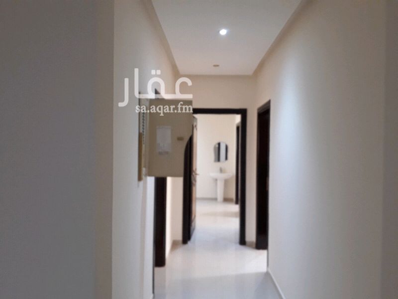 1695072 شقه للايجار 4غرف وصاله في عماره سكنيه
مكونه من .
مجلس رجال
ومقلط
وصاله
وغرفتين نوم ( منهم غرفه ماستر)
ومطبخ
و3حمامات
مكيفات كامله راكبه ( اسبيلت نوعيه نظيفه جد)
معها سطح كبير جدا( 70متر)
مويا بلديه واصله
كهربا مستقل
خزان ارضي وعلوي خاص بالشقه
قريب جدا من جميه الخدمات
الموقع دقيق
يوجد اسانسير
للاستفسار/ 0503070941