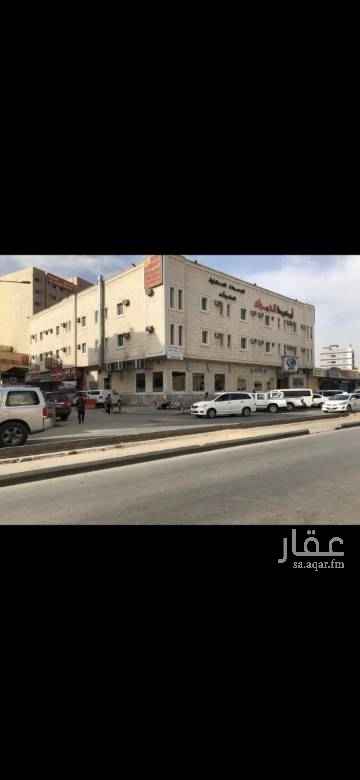 1690267 معرض زاويه خلف مركز جمال من جهة الشمال مناسب لتجار لوازم التخييم والرحلات البريه وغيره