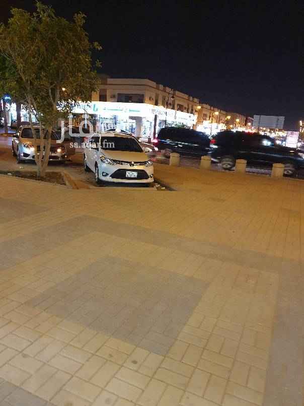 1559477 اللهم صل وسلم على نبينا محمد
فتحتين في موقع استراتيجي بجوار محلات مزارعنا للخضار والفواكه ...الديكور الموجود كان لشركة حجوزات طيران ...السعر ٨٠٠٠٠ ريال قابل للتفاوض ....المغاسل والمطاعم غير مسموح بها
كل عام وانتم بخير