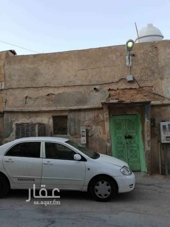 1639920 للبيع بيت شعبي في منفوحة
المساحة ٧٠ م
مؤجر على عمالة ب ٤ الاف سنويا
البيع على الشور ٨٠ الف