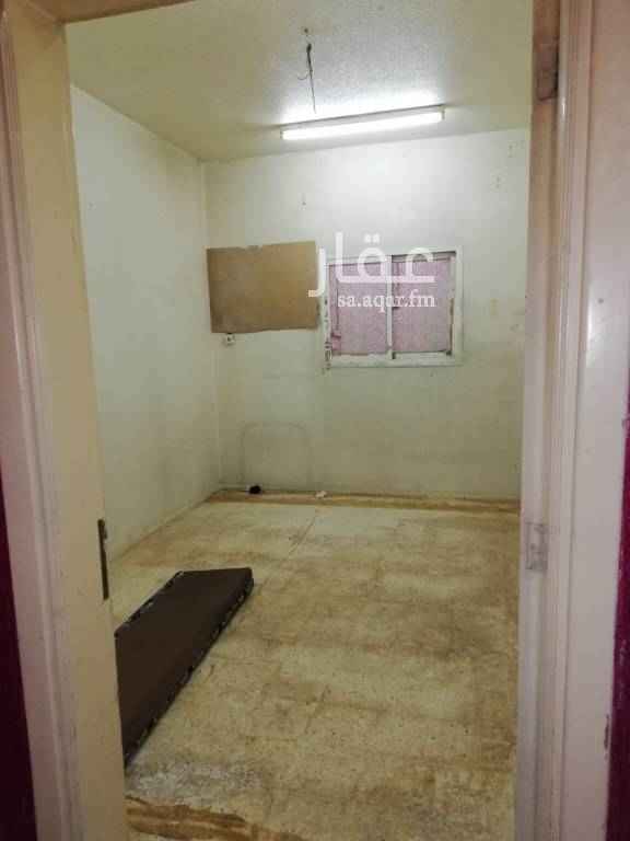 1745583 للأيجار شقة عوائل في منفوحة
قرب حراج بن قاسم واسواق المهرجان
٣ غرف وصالة وحمامين ومطبخ
الايجار ٨٧٠٠ ريال سنويا
