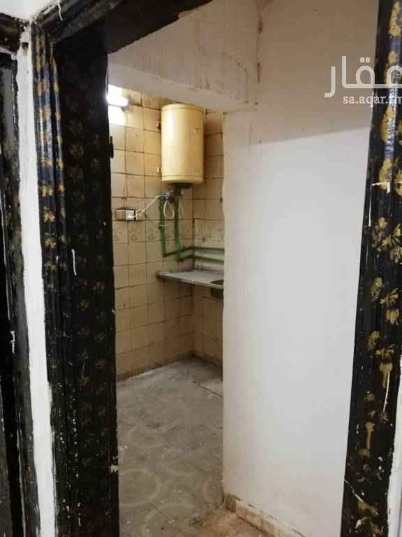 1758494 للأيجار غرفتين وحمام ومطبخ على شارع العشرين
٥٥٠٠ ريال سنويا