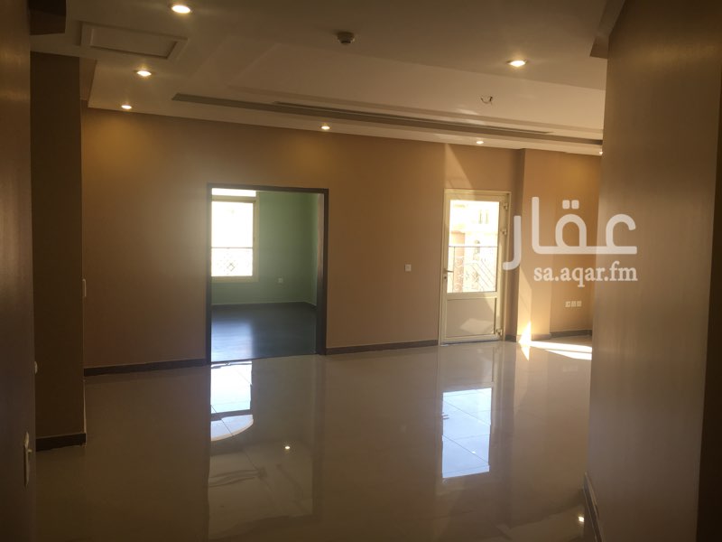 1154449 شقق تقع بالقرب من هايبر بنده وفندق بارك ان واكسترا وسنتر بوينت مشطبه بافخر واجود الماركات تتكون من ٣ غرف نوم احدهما ماستر ومجلس وصالة وغرفة طعام و٤ دورات مياه ومطبخ مجهز بالكبائن وغرفة خادمة وغرف سايقين
- مواقف خاص لك شقة
- عداد كهرباء لكل شقة مع ٤ وحدات تحكم لكل شقة لتخفيف استهلاك الكهرباء
- مسابح مغلقة ونادي رياضي متكامل بجميع انواع الاجهزه
- غرف ساونا وبخار
- قاعة مناسبات واحتفالات مجهزه
- مناطق العاب للاطفال
- تكييف مركزي
- مياه حلوه تتكرر عبر محطات للتحليه
-حراس امن على مدار الساعة